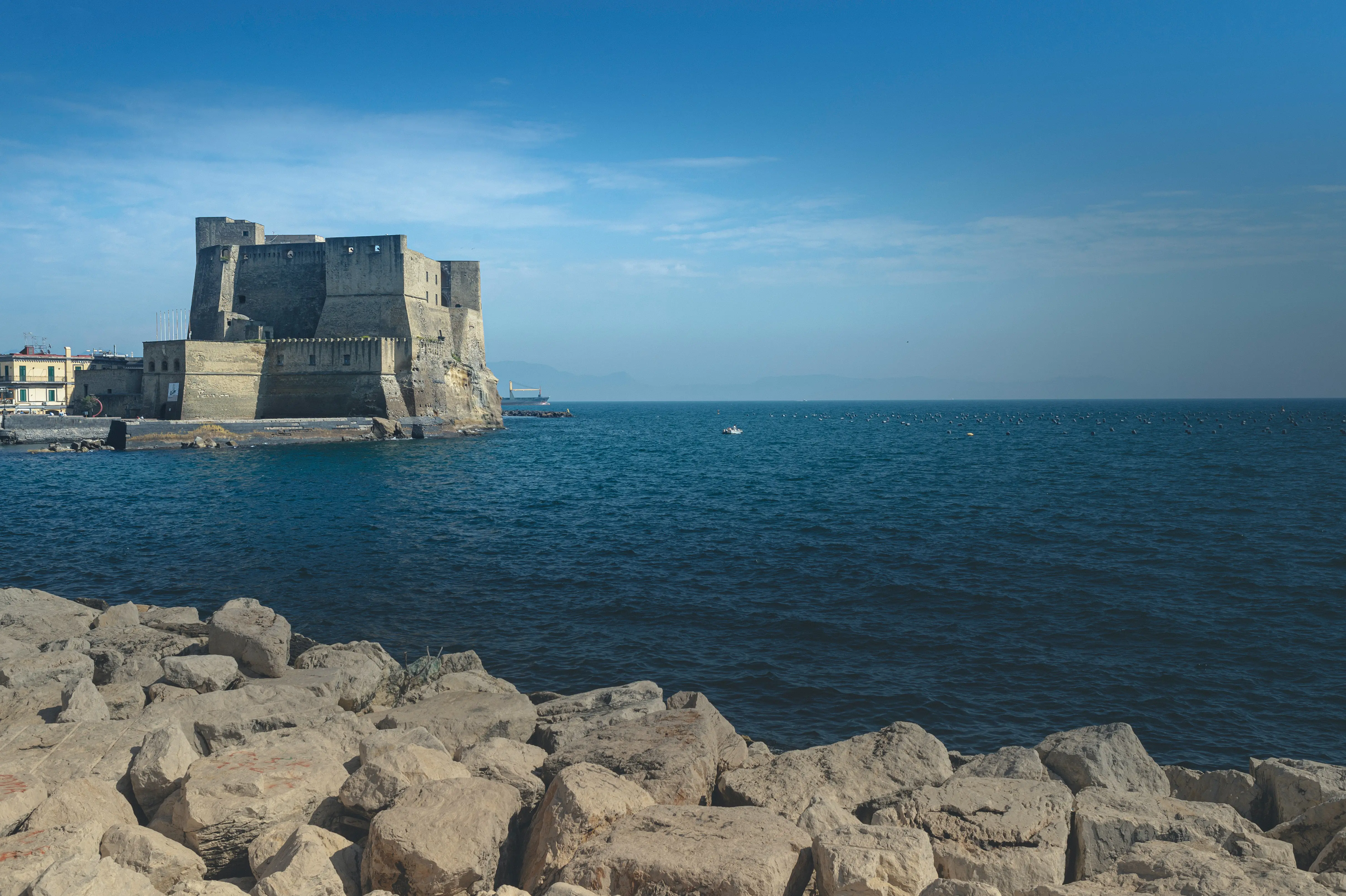 castle itinerary naples walking